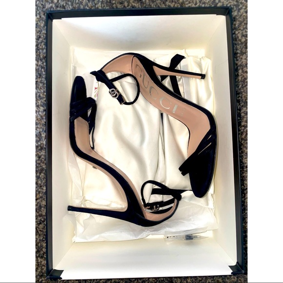 *GUCCI suede heels* - Picture 3 of 4